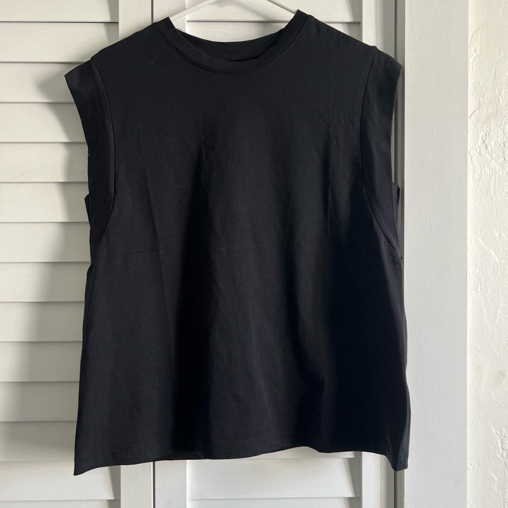 Amazon Black Boxy Muscle Tee Sleeveless Top